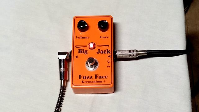 Fuzz Face positive ground GND JP-0122 F+ / Germanium GE transistor смотреть онлайн