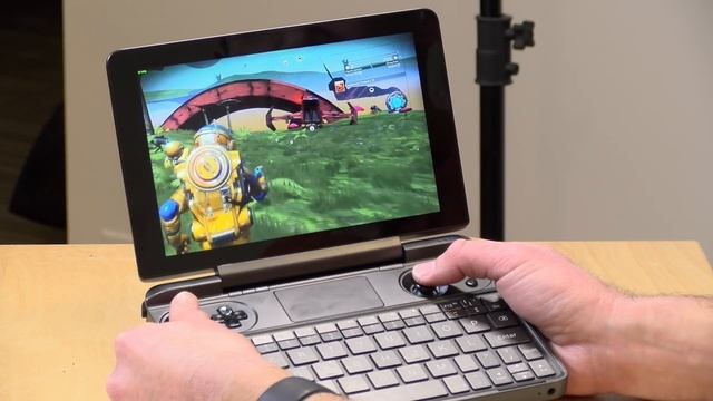 GPD Win Max Review - Handheld Windows Gaming PC with i5-1035G7 Processor смотреть онлайн