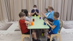 Элемент музыкального занятия - ритмические игры со стаканчиком (6-7 лет)