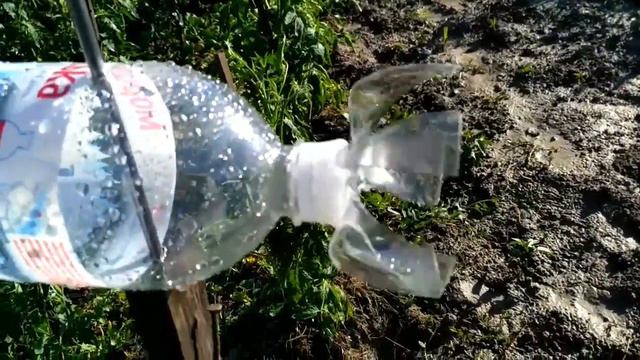 как сделать кротоотпугиватель с пет бутылки смотреть онлайн