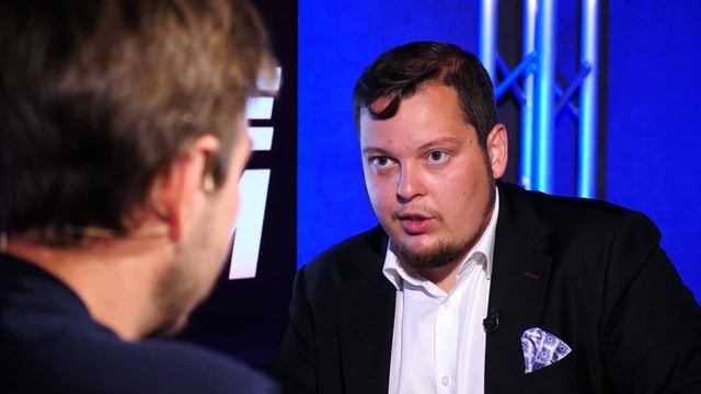 QR-коды в общественном транспорте и отмена техосмотра / Дорожные истории смотреть онлайн