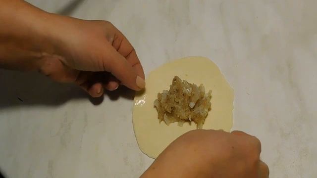 Самса из готового слоеного теста с курицей смотреть онлайн