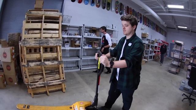 Baby TERRIFIED Of Iron Man смотреть онлайн