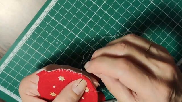 Творческая мастерская. Украшение на елку "Шарик" смотреть онлайн