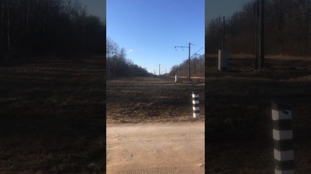 ЭР9М 566 (Талька-Минск) Эр9т 716 (Минск-Осиповичи) переезд Майский железная дорога поезда смотреть онлайн