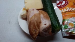 Новогодний стол №2. Крабовые шарики, блинный салат, торт Трухлявый пень