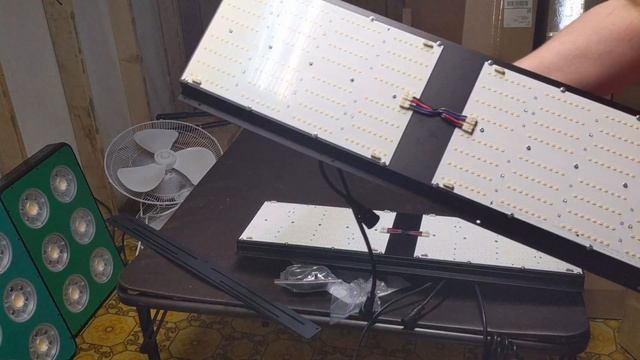 Unboxing BavaGREEN 480W LM301b QB LED Grow Light with UV Toggle from growquantumled.com смотреть онлайн