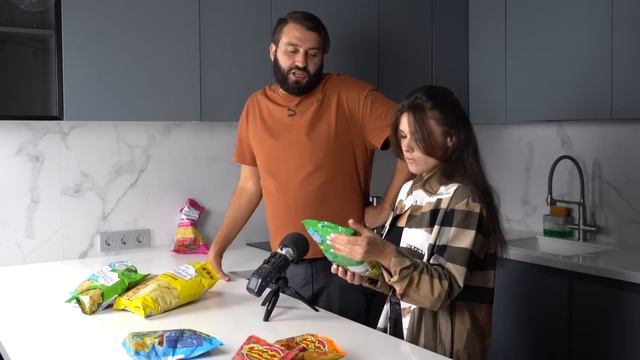 ПРОБУЕМ ЧИПСЫ ВЛАДА А4 "LAVA LAVA" | ЧЕСТНЫЙ ОБЗОР смотреть онлайн