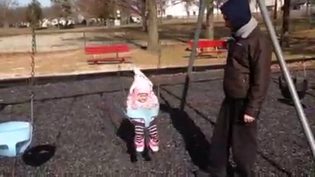 Эва на качелях смотреть онлайн