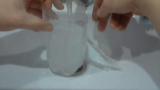 работа солнечной батареи на примере воды в бутылке смотреть онлайн