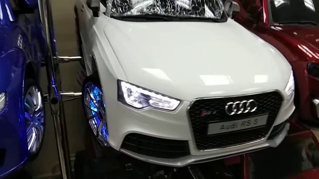 AUDI RS 5 фаэтон с откидным верхом смотреть онлайн