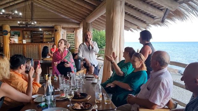 • Шлыпра ‒ жемчужина Абхазии: 20.08.2023 ‒ Гудал Хагба с песней «Ничего на свете лучше нету» смотреть онлайн