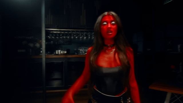 Erika Isac - Tupeista