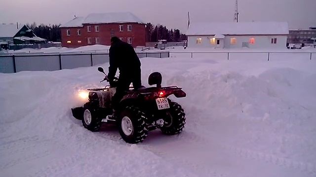Уборка снега квадроциклом стелс 500 гт