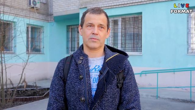 Наличные или банковская карта?    Люди предпочитают монеты и мобильные деньги?