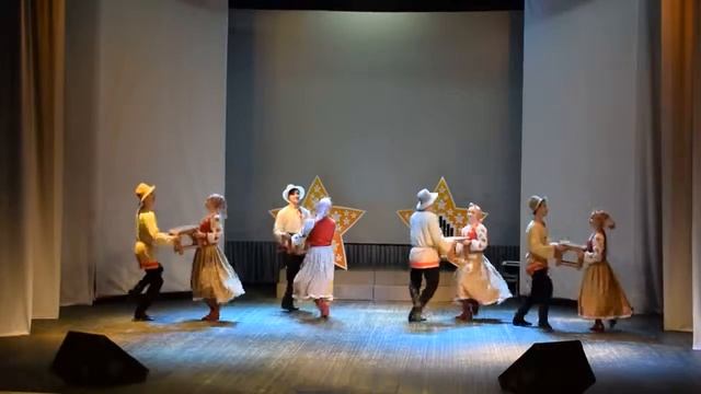 Беларусская кадриль с табуретками смотреть онлайн