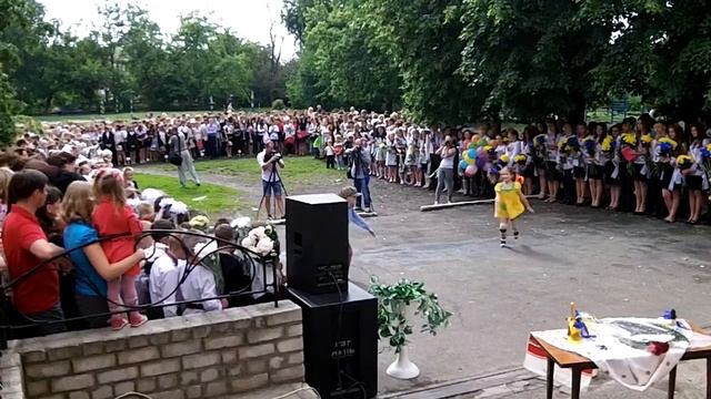 Последний звонок ЗОШ №10 Смела 2013 ТанцИ! смотреть онлайн