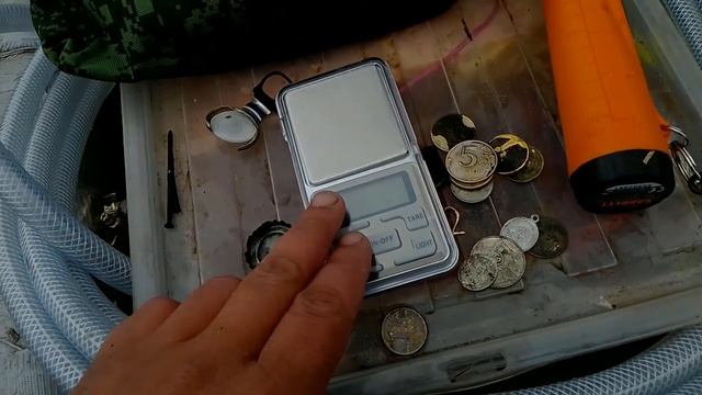 ПОИСК ЗОЛОТА НА ПЛЯЖЕ ПОД ВОДОЙ МЕТАЛЛОИСКАТЕЛЕМ ПОИСК УКРАШЕНИЙ. смотреть онлайн