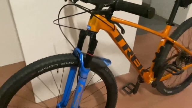 Trek X Caliber 7 2021 with rockshox SID ultimate Fork. смотреть онлайн