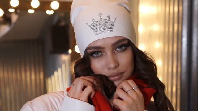 370R Шапка "Корона". Стразы. Белая. GRAFSI смотреть онлайн