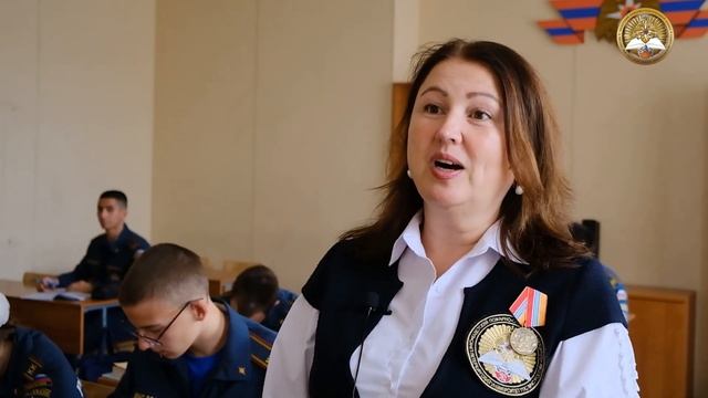 Учителя, педагоги вузов и кадетских классов МЧС России принимают поздравления с Днем учителя смотреть онлайн