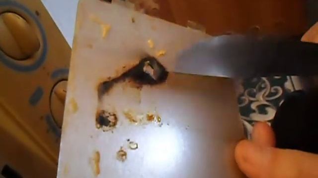 Искрит микроволновка.В чем причина. смотреть онлайн