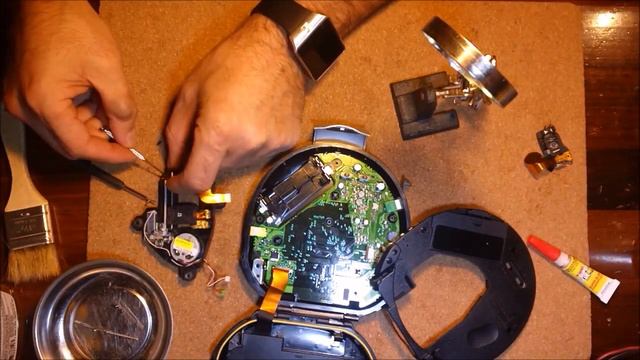 How to replace a Sony Walkman Discman CD player lens and pick-up assembly "Sony D-SJ15" смотреть онлайн