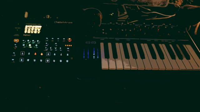 Late Night Musings w/ Elektron Digitakt & Novation Bass Station II смотреть онлайн