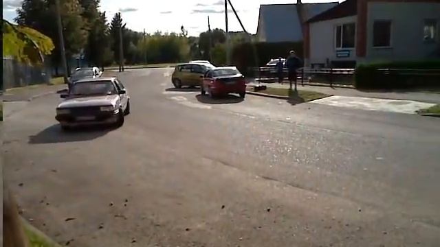 Audi 80 Quattro start in 2nd gear смотреть онлайн