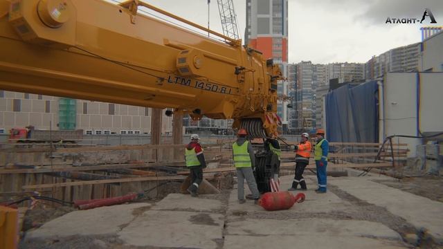 Кран LIEBHERR LTM 1450-8.1 поднимает камень весом 85 тонн. Атлант-А смотреть онлайн