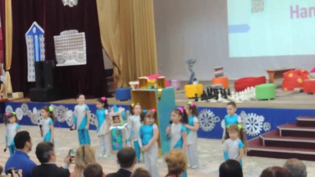 вокально-хореографическая композиция Робот Бронислав смотреть онлайн