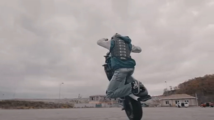 Стант на мото смотреть онлайн