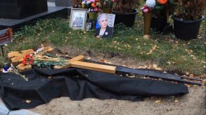 УЖАСАЮЩИЕ КАДРЫ! МОГИЛА И ПАМЯТНИК АКТРИСЫ ЭЛИНЫ БЫСТРИЦКОЙ ПРИВЕЛА В НЕДОУМЕНИЕ