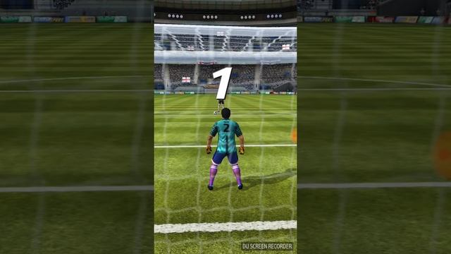 Играю в Football Strike. Сегодня не получилось сыграть в Drive Ahead! Sport потому-что он лагал смотреть онлайн