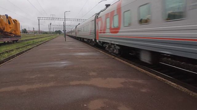 Электровоз ЧС4т-584 по маршруту #360 Адлер-Калининград проследует ст. Жодино смотреть онлайн