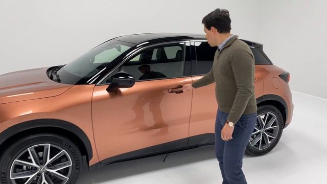 Lexus LBX - världspremiär av märkets minsta SUV (ENG SUB) смотреть онлайн