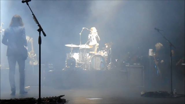 Ellington Confirms He's Not-Related to Rydel 1/1/16 смотреть онлайн