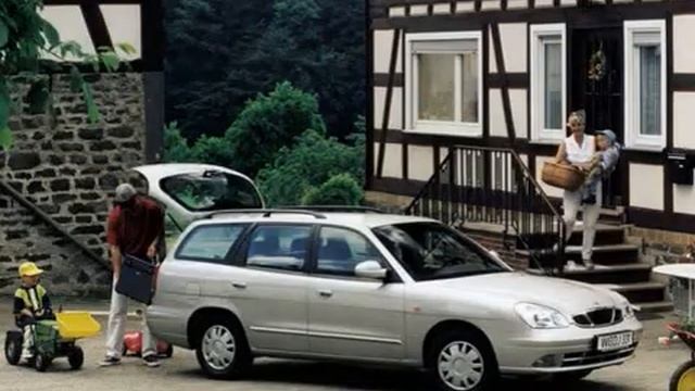 Daewoo Nubira II Wagon 5 doors Exterior & Interior смотреть онлайн