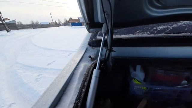 Мебельные газовые упоры на ВАЗ 21099. Крышка багажника теперь держится, бюджетный вариант. смотреть онлайн