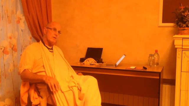 Индрадьюмна Свами: "Прабхупада хотел, чтобы мы харинамах мы одевались соответствующим образом" смотреть онлайн