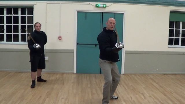 Historical fencing - British Victorian military sabre engaging guards смотреть онлайн