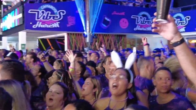 Carnival in Salvador da Bahia, Brazil смотреть онлайн
