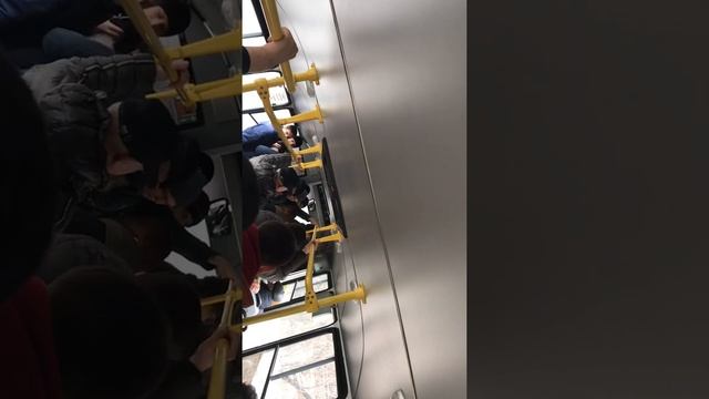 Конфликт в автобусе . Омск. 05.04.19. смотреть онлайн