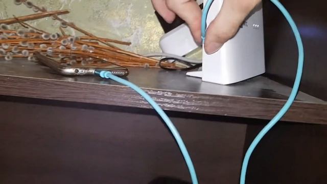 откуда зарядить смартфон смотреть онлайн