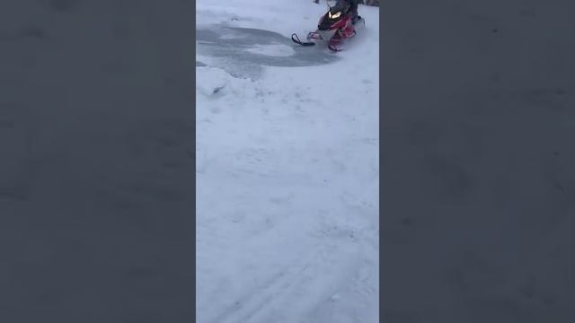 Дрифт по льду на снегоходе ?с подкинем как же без этого смотреть онлайн