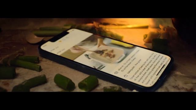 iPhone 12 — Готовка — Apple Реклама смотреть онлайн