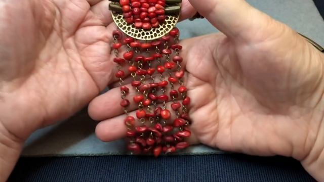 Колье-галстук из коралла. смотреть онлайн
