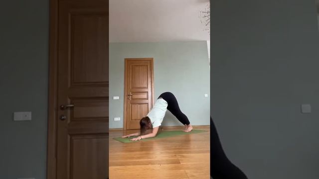 5 УРОК. Сурья Намаскар + Нади шодхана пранаяма + практика обретения внутренней опоры. смотреть онлайн