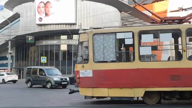 Ростовский трамвай Татра 812 по 6-ке утром к Рынку.13 окт 23г смотреть онлайн