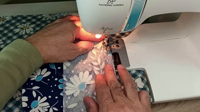 Очень интересный способ шить из полосок. Шьется легче, чем кажется! DIY смотреть онлайн